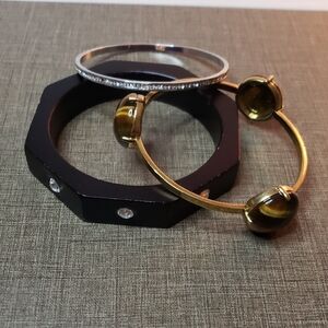 Juicy‎ Couture Bangle Bracelet Set of 3 – Silver & Crystal Accents